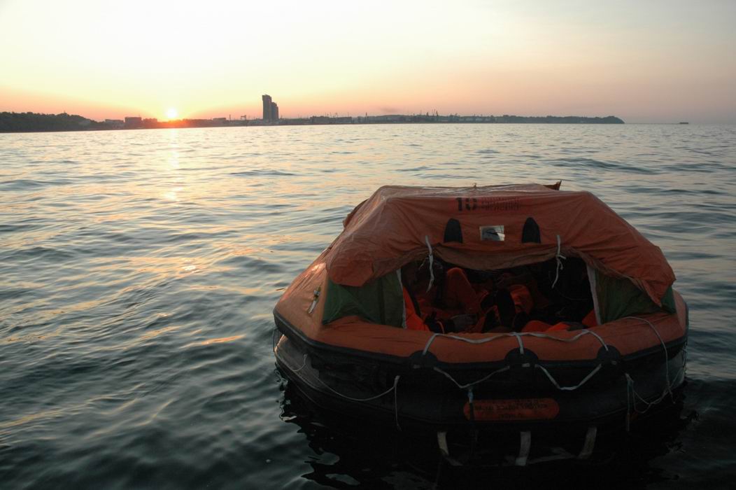 Wszyscy oglądają zachód słońca 